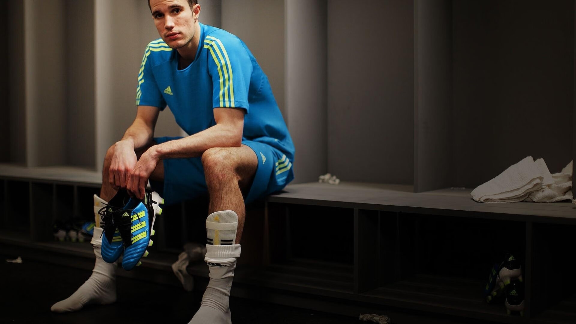 开云入口-当足球撞上篮球，法兰克福止颓、埃因霍温变阵，解说惊呼篮网备战荷甲？